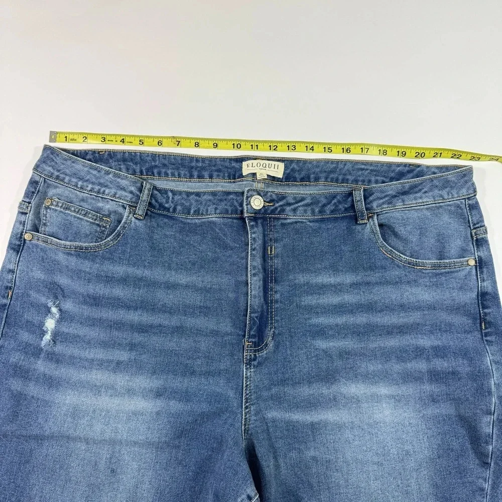 Eloquii Naomi Flare Jeans Size 26 Ripped Knee